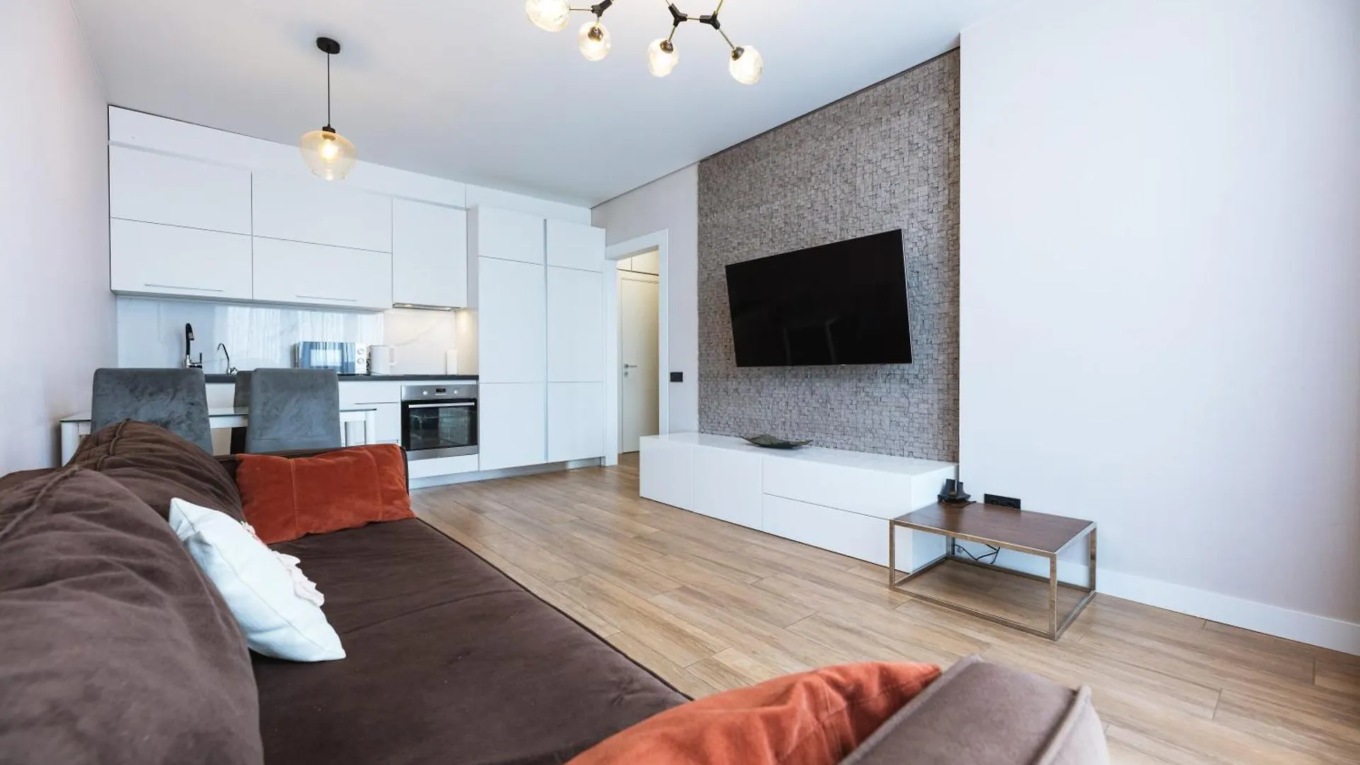 Aparthotel Nyvky Like Home - Файна Таун - Квартира 398 Kyiv